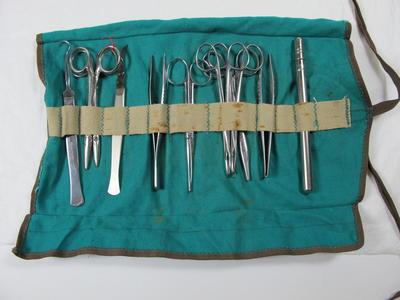 Green surgical instrument roll