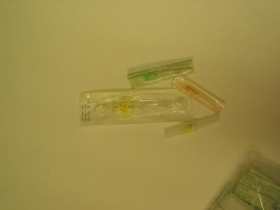 I.V. cannula radio-opaque with injection valve, syringe, from a Personal Delegate kit