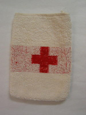 White flannel with red cross emblem produced in 1947 and used in the Dutch floods of 1953