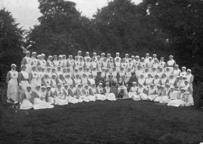 Photograph of a group of staff at Leicester Base Hospital; 812/7