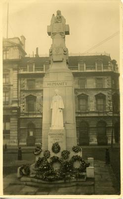Postcard view of statue of Nurse Edith Cavell in St Martin's Place, London