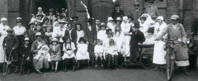 Staff and patients at Wokingham War Memorial Orthopaedic Clinic, Berkshire; RCB/2/8/IN1532