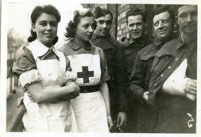VAD nurses with D-Day veterans