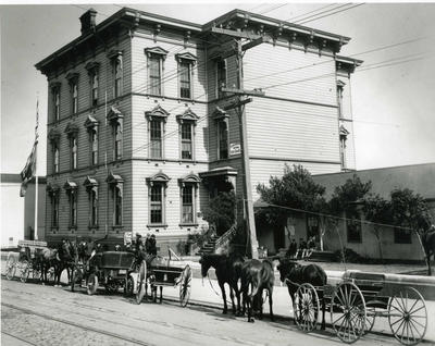 Black and white photograph of the American Red Cross Headquarters after the San Fransisco Earthquake 1906