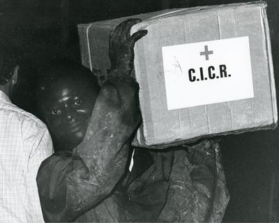 Black and white photograph of ICRC relief work in Angola 1975