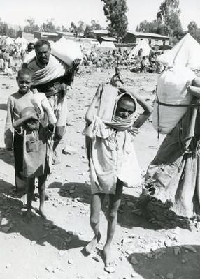 Black and white photograph of Red Cross work in Ethiopia 1985