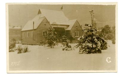 Postcard featuring the Red Cross hospital on a winter's day in Netley, Hampshire. 1916; 0324/IN7078