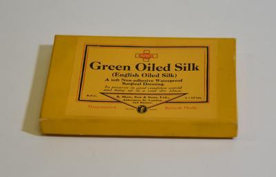 'Green Oiled Silk' surgical dressing