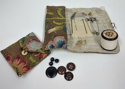 Button Bag; Textiles/bag; 1006/8